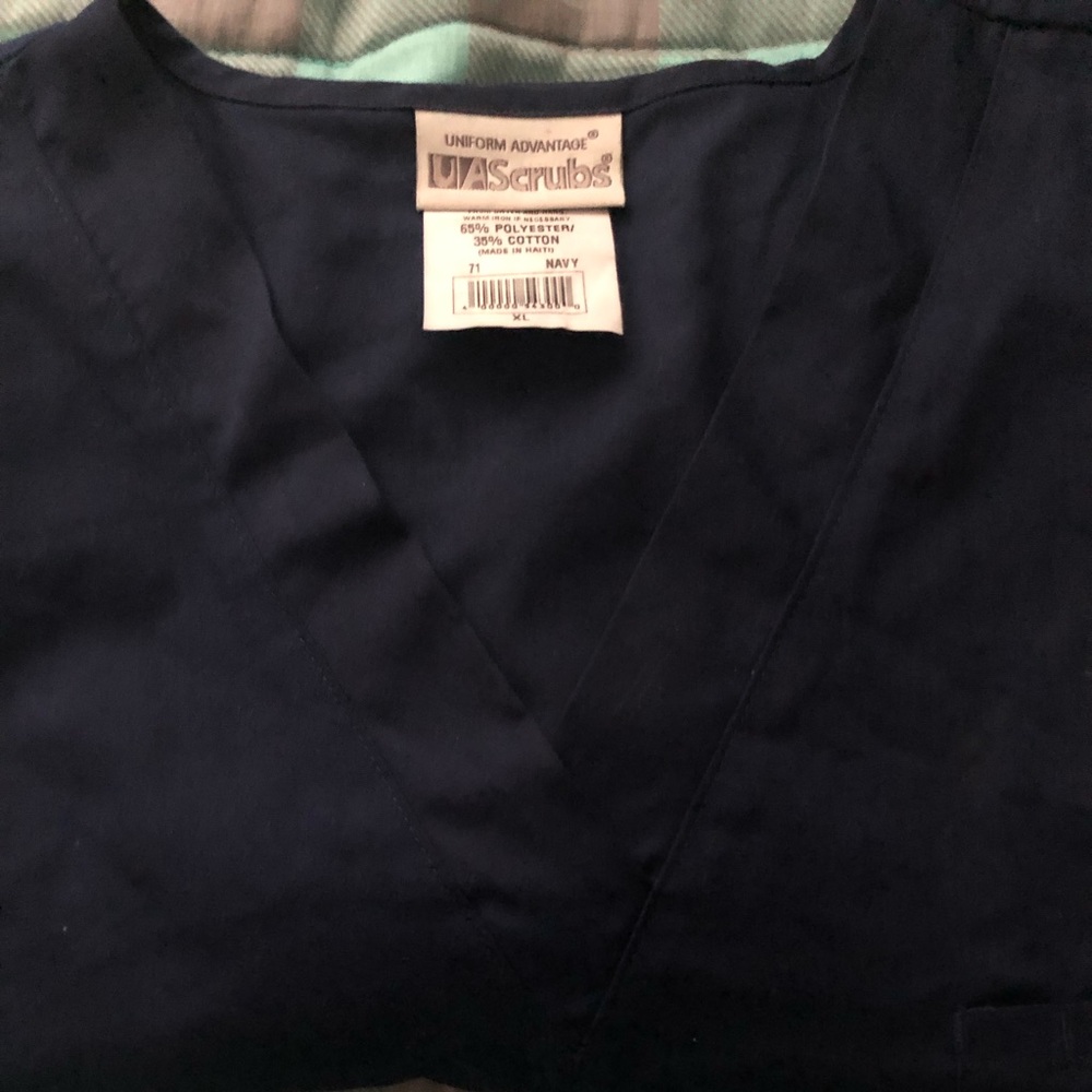 New (without tags) Scrub Top